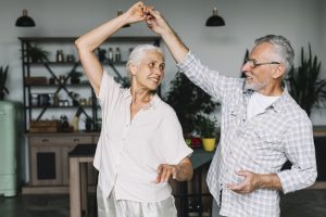 senior-couple-dancing